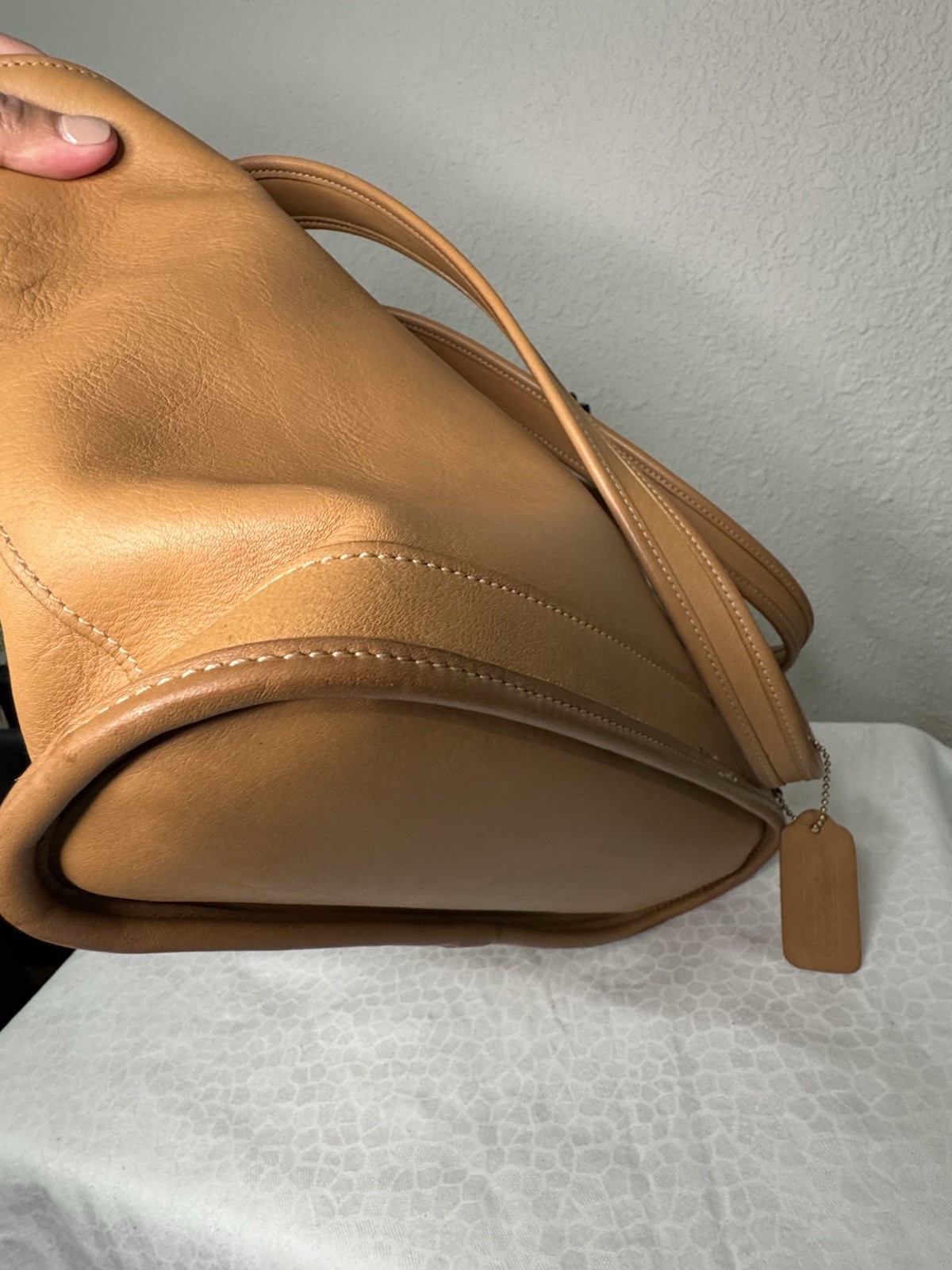 Authentic Vintage Coach Bleecker Basket Shoulder Bag in Camel Brown Leather 9302