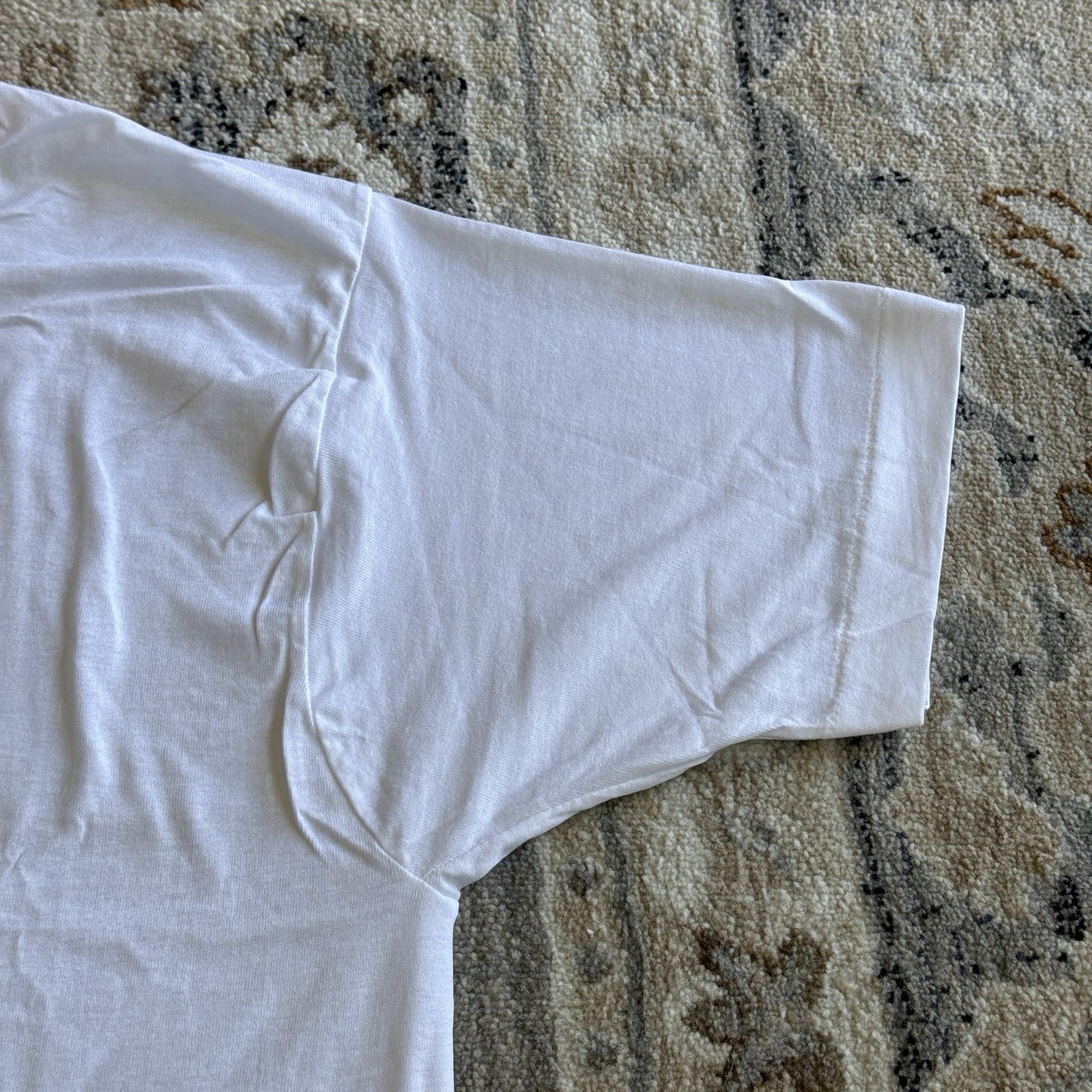 Vintage 1980s Plain Blank White Tee Men’s Size Medium USA Made Single Stitch NEW