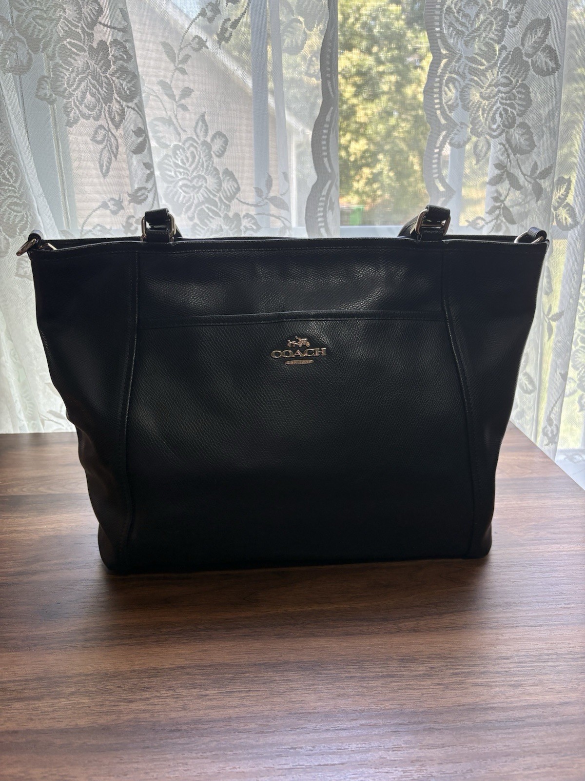 Coach Women’s Black Tote Shoulder Bag – DAMAGED STRAPS