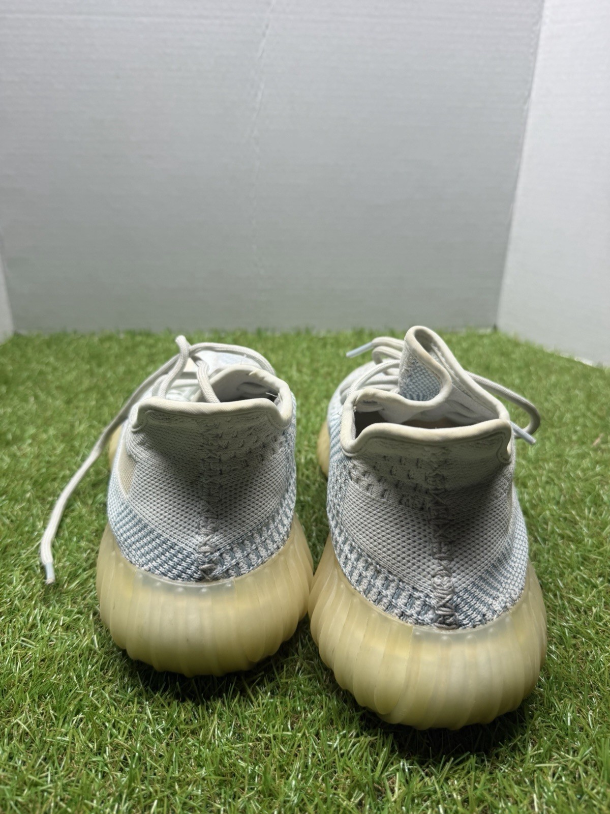 adidas Men’s Yeezy Boost 350 V2 Gray/Beige Low Top Lace-Up Sneakers Rubber