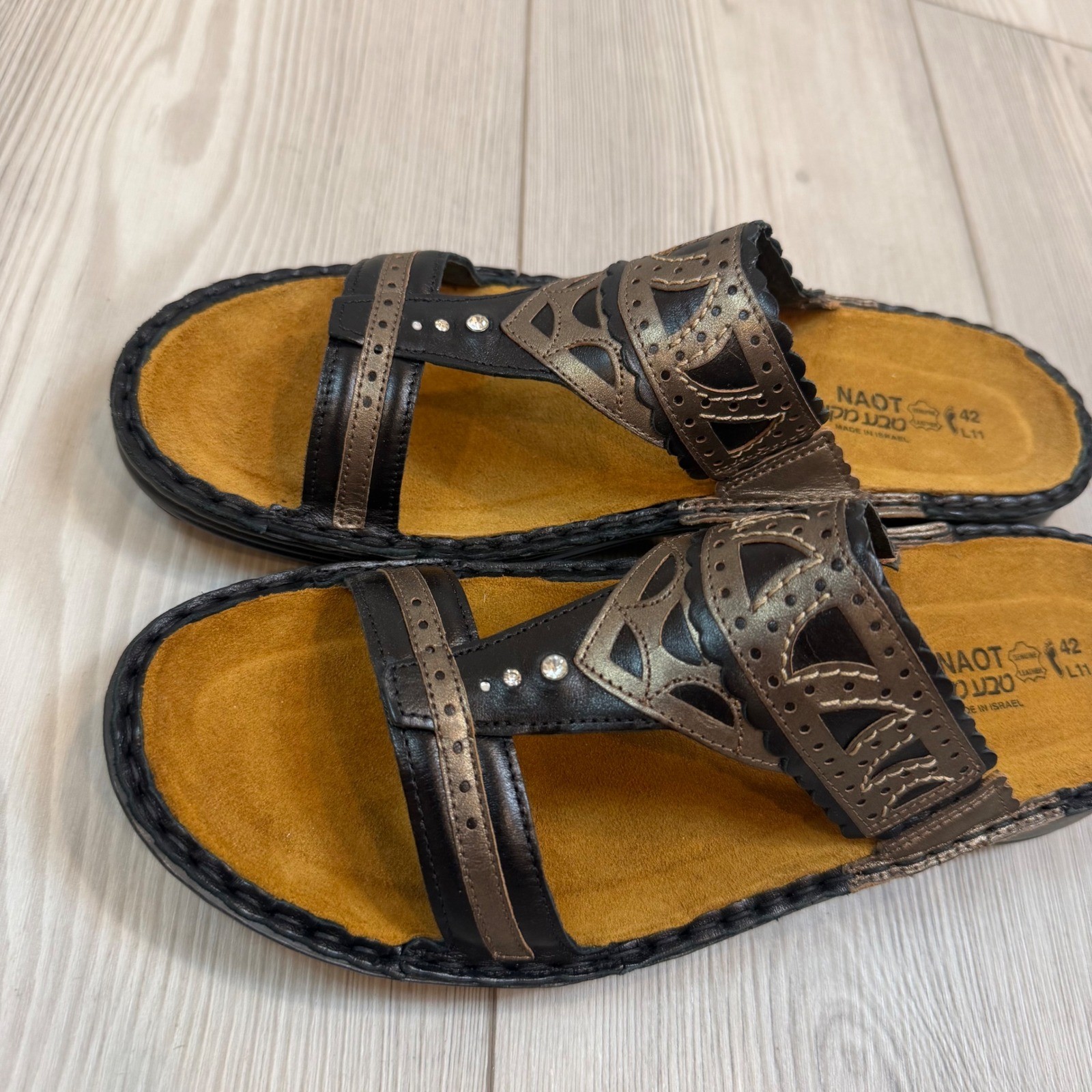 NEW Naot Oleander Black Pewter Leather Slide Sandals Women 42 L11 Rhinestone