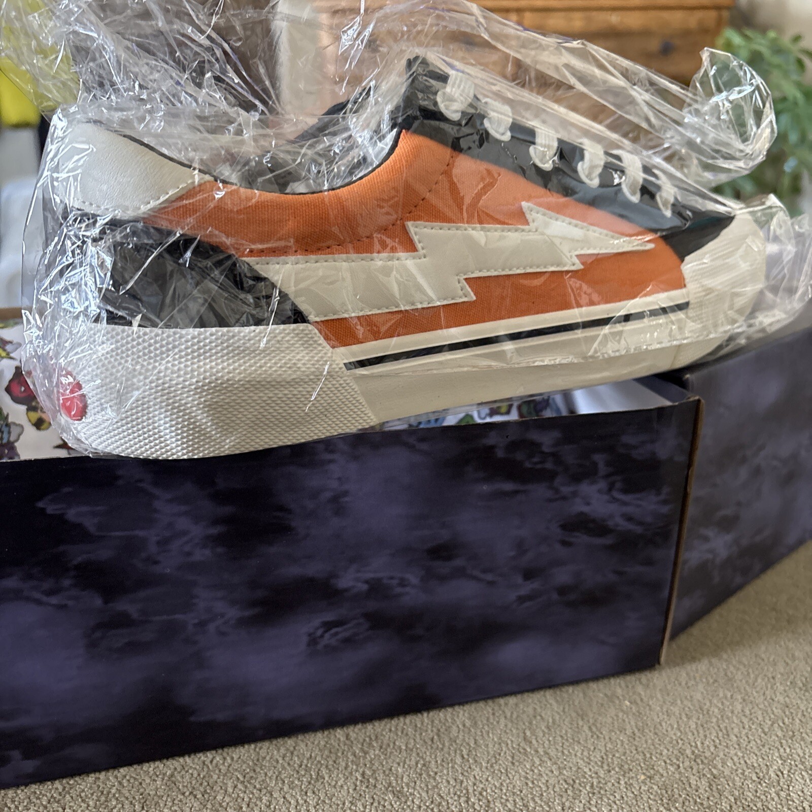 revenge x storm size Men 9 Orange And Black Low Top Women Size 10.5