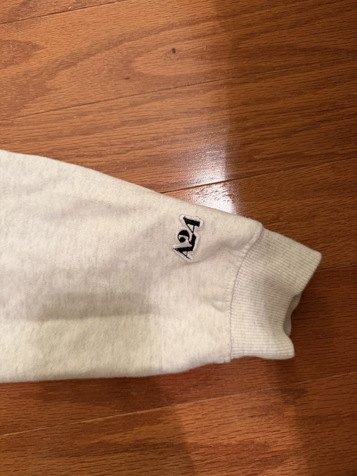 A24 A Twenty-Four Patch Crew Neck Sweatshirt Size Large Off White Heather Gray
