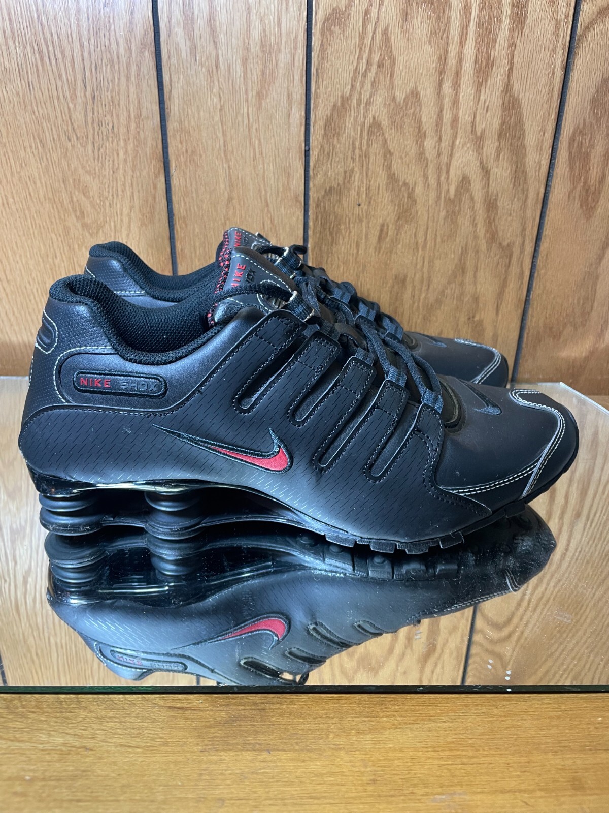Nike Shox NZ Shoes Mens Sz 9.5 Black Varsity Red Triple Black Leather 378341-017