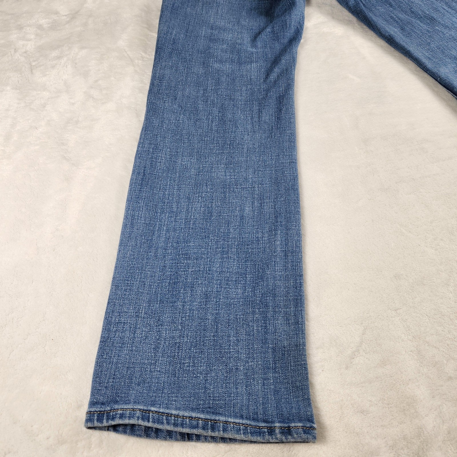 Levis Jeans Womens 32 Medium Blue 314 Shaping Straight Mid Rise Stretch Denim