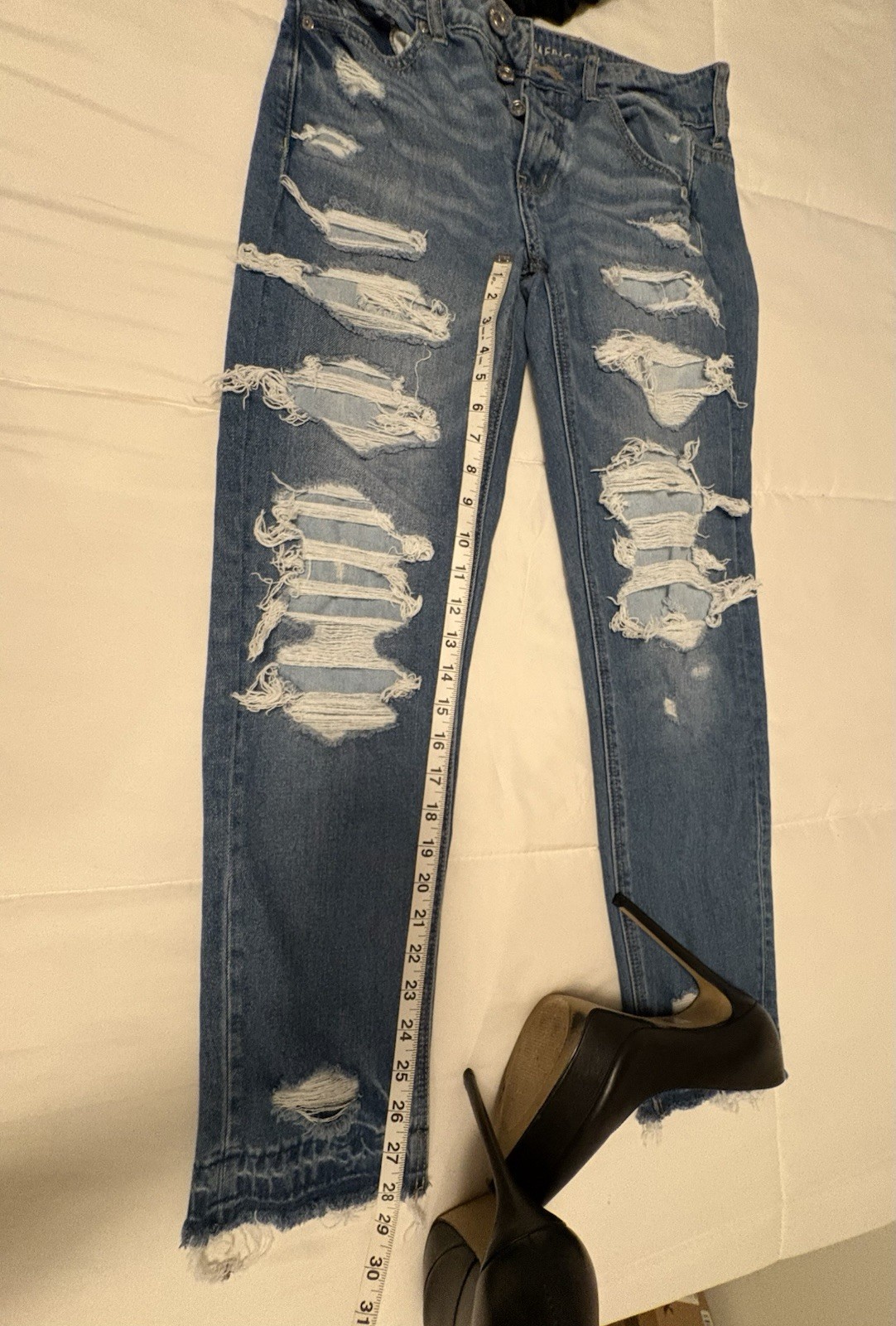 0001 – American Eagle Outfitters Distressed Skinny Jeans Blue Medium Wash Denim