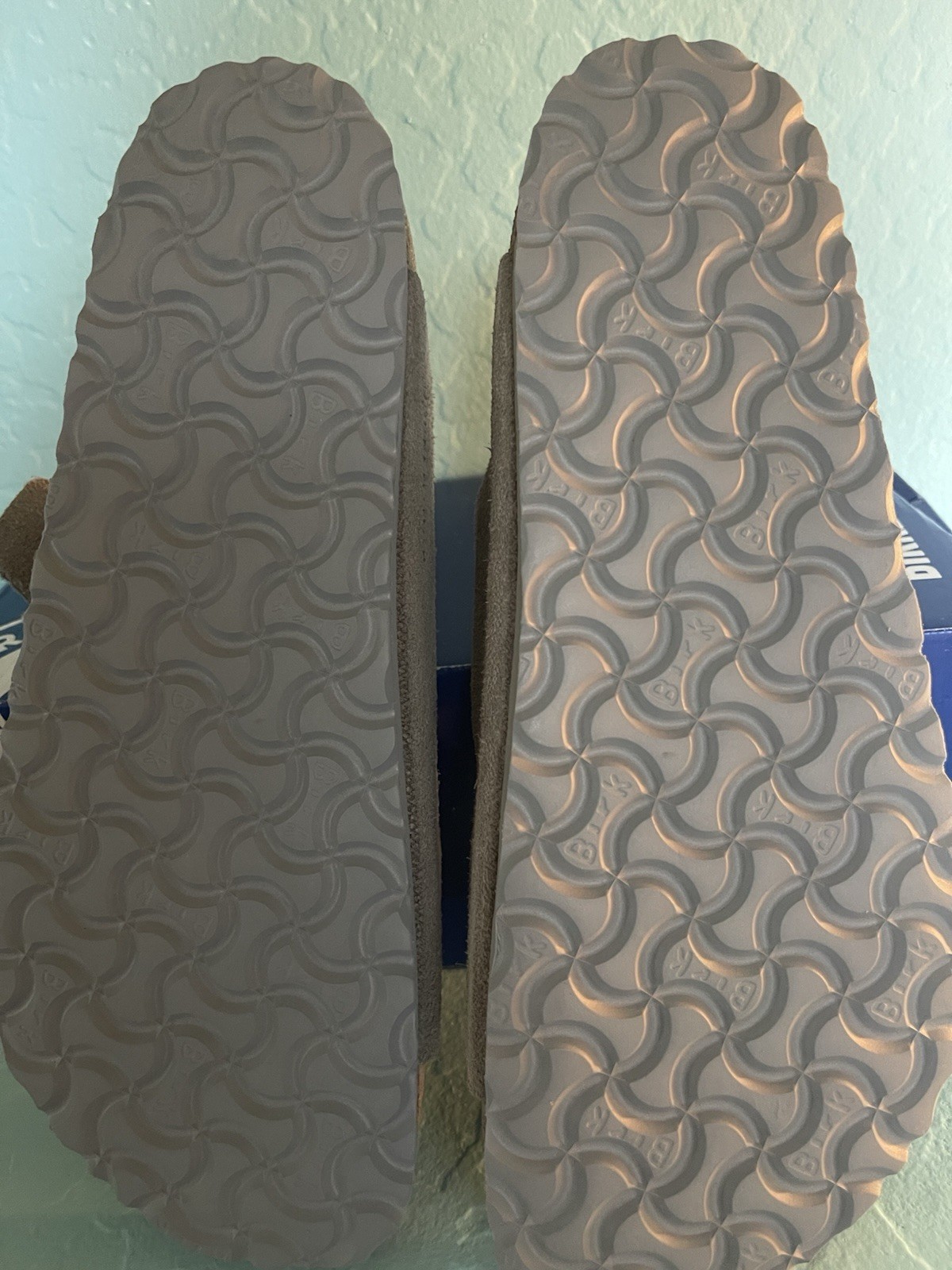 Birkenstock Arizona Soft Footbed Stone Coin Gray Suede Sandals Size 40 US 9