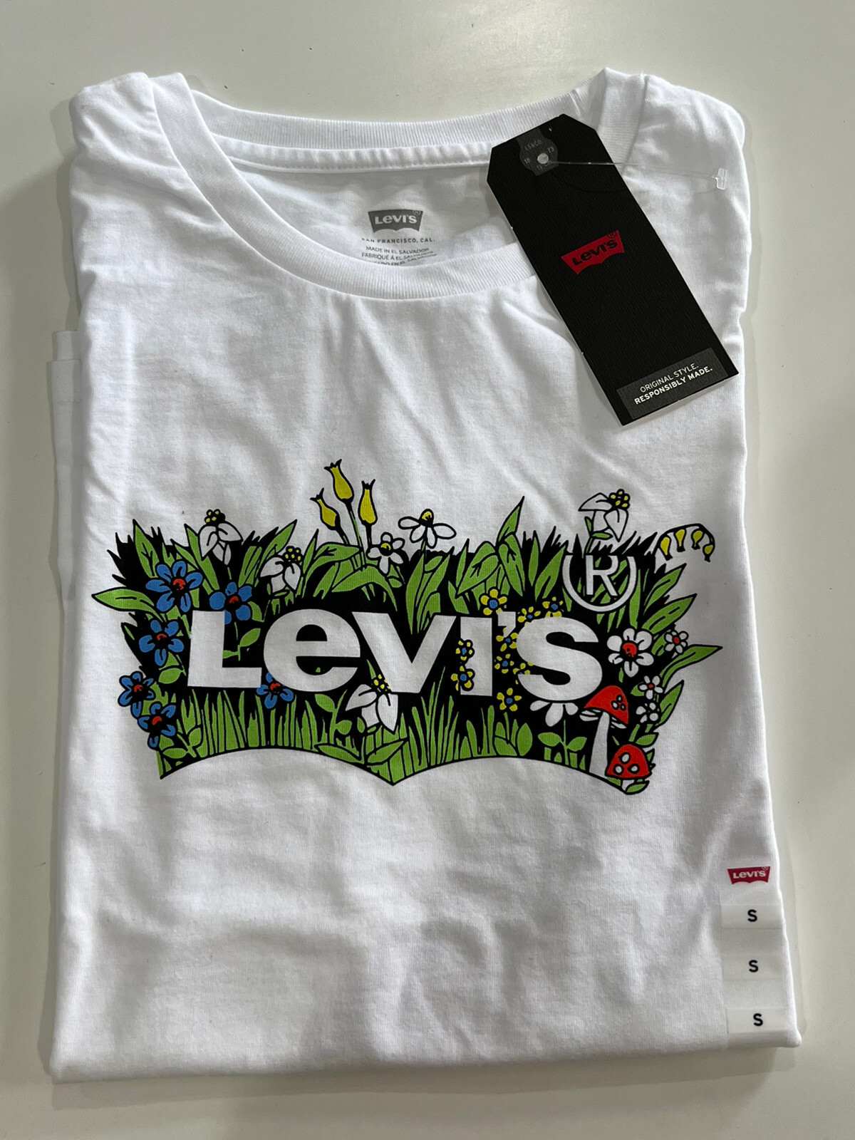 Levi’s Women’s Batwing Logo Perfect Tee White Floral T-Shirt Size XXS, XS NEW