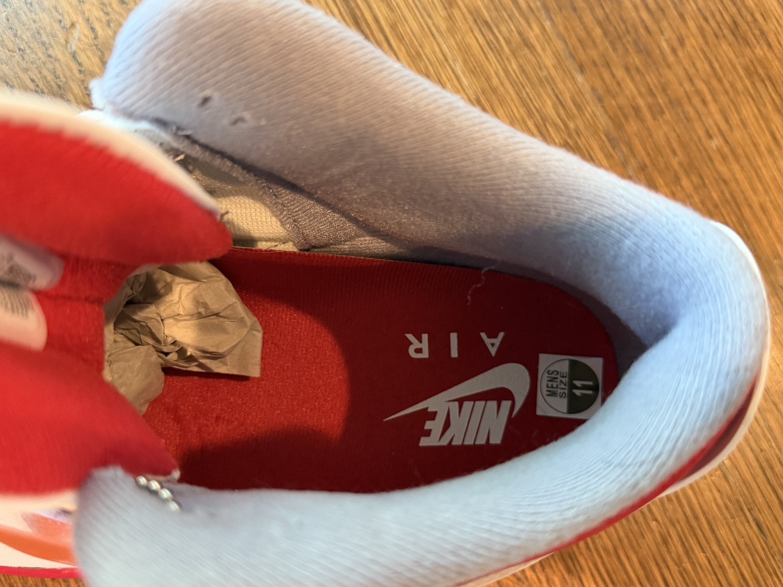 NIB – Size 11 – Jordan 3 Retro Mid Fire Red 2022