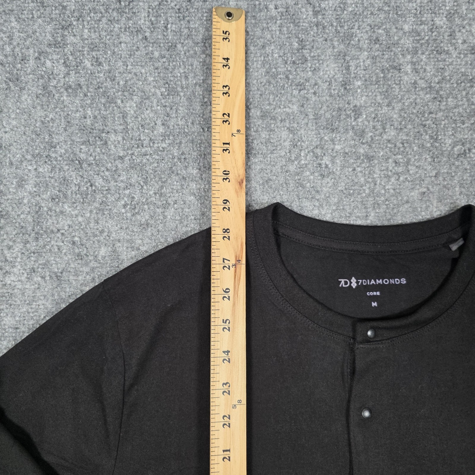 7 Diamonds Core Henley Men’s M Black Performance Lightweight Shirt Long Sleeve