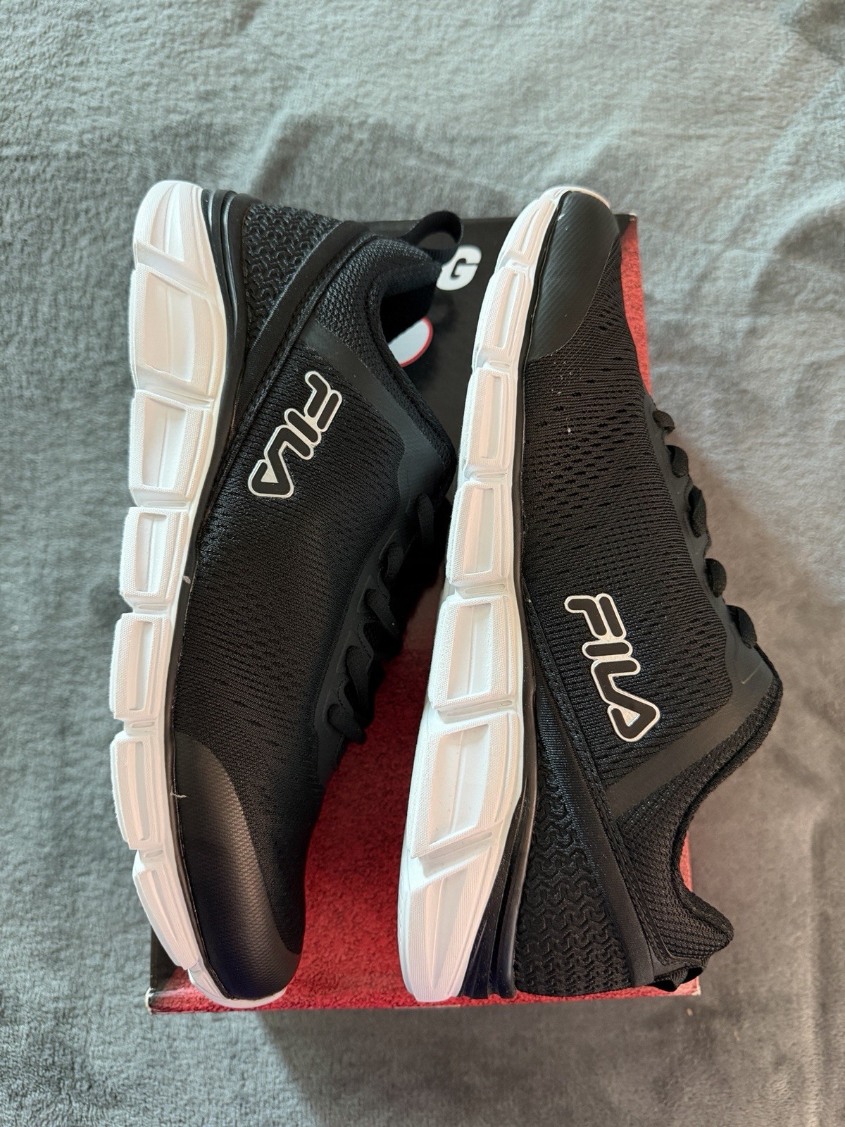 NEW FILA | Flash Attack | Men’s Running Sneaker | Black White | Size M 8.5
