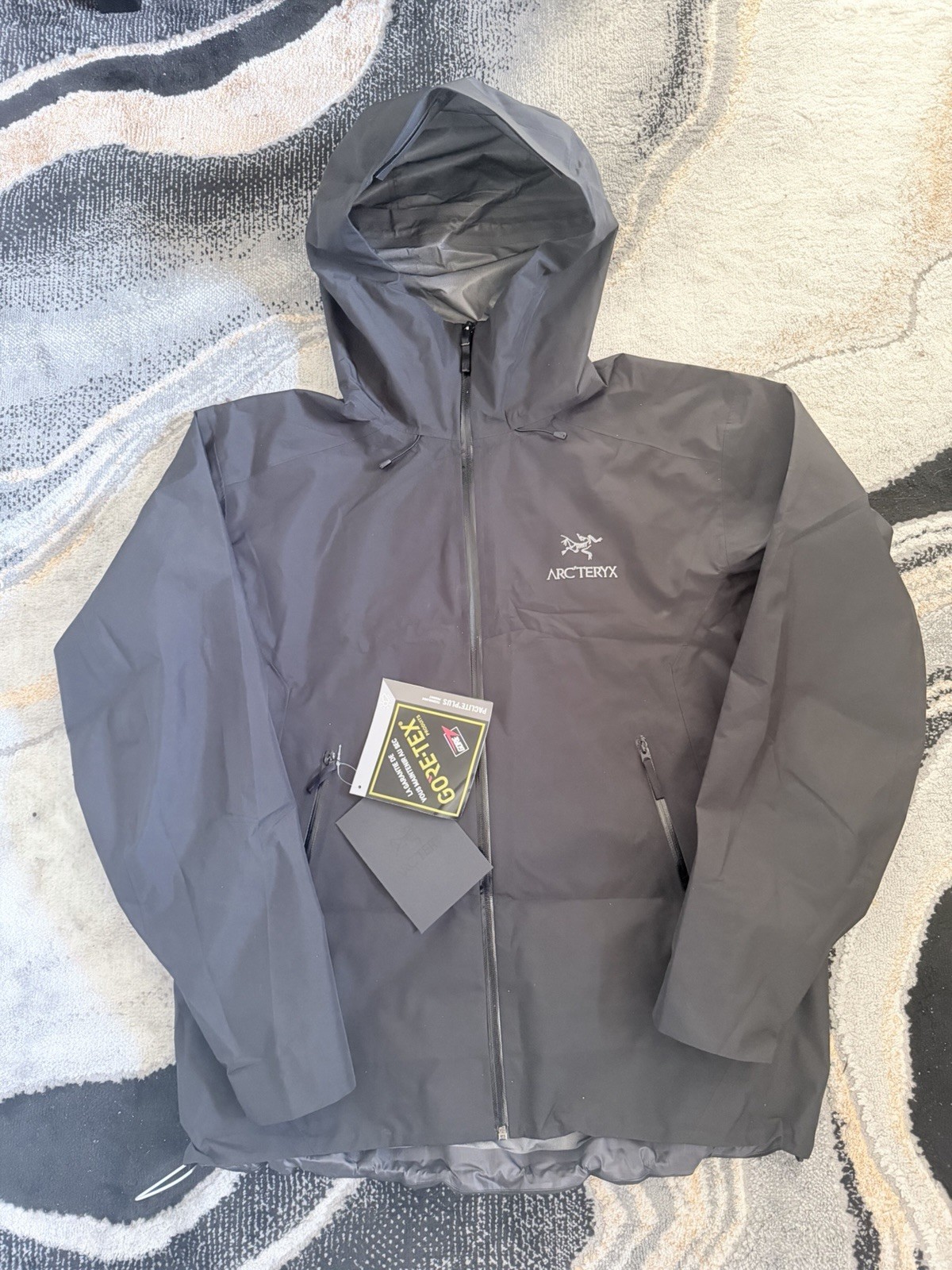 Arc’teryx Beta SL Jacket Black, Size L, Gore-Tex
