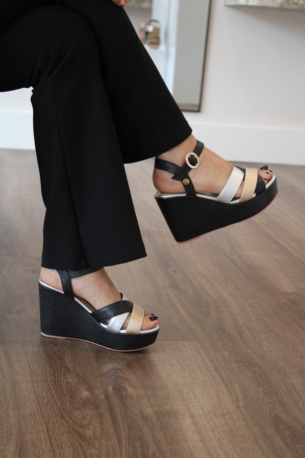 Sandal Woman Black Leather Platform with 3 straps