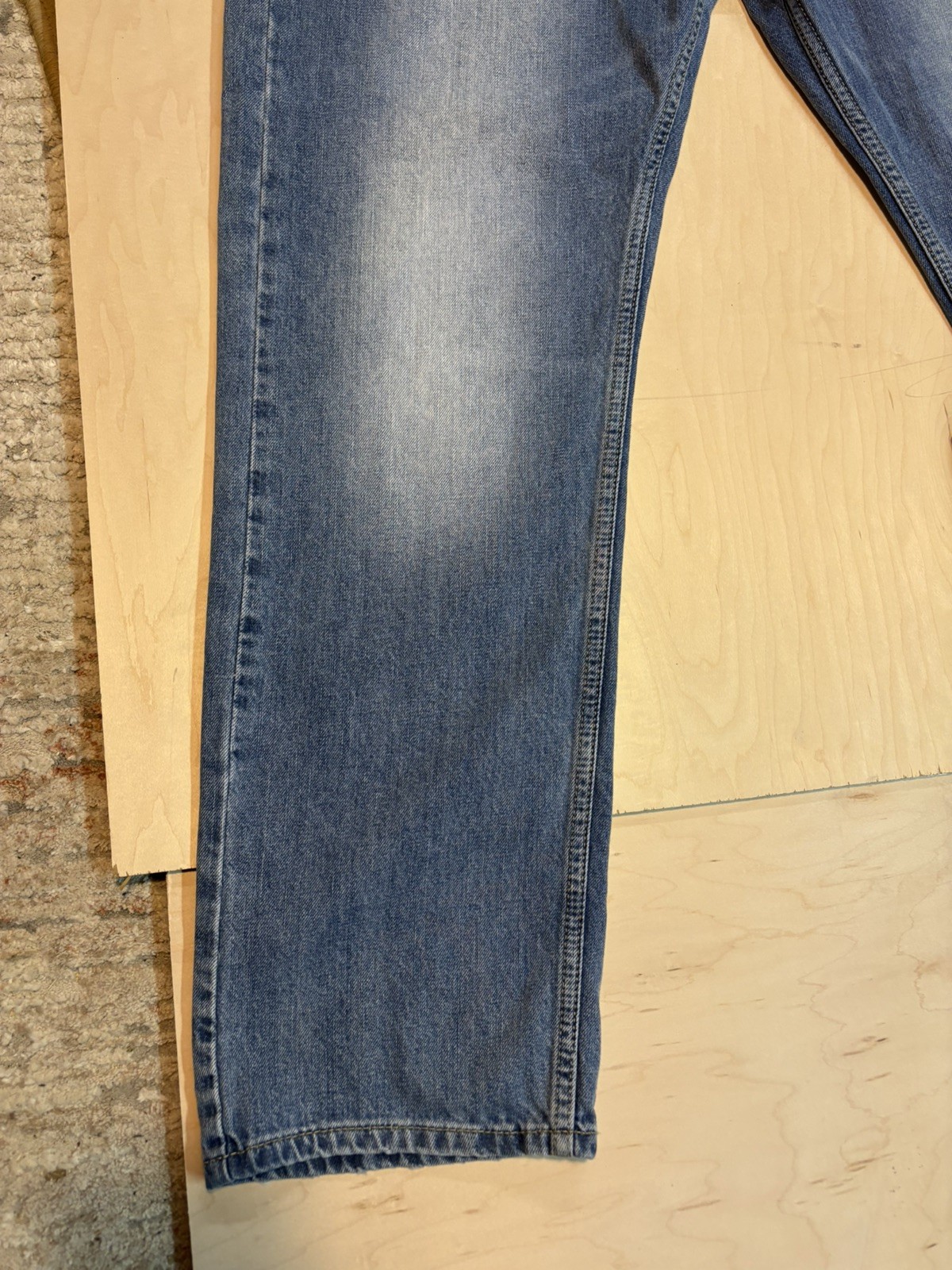 Levi’s 505 Series 38-30 Blue Medium Wash Denim Straight Leg Regular Fit