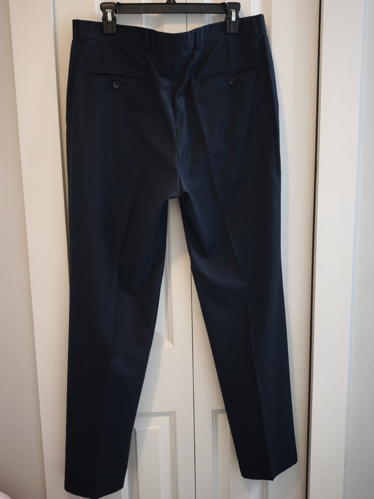 Hart Schaffner Marx Men’s Blue Pinstripe 2-Piece Suit 42R Two-Button