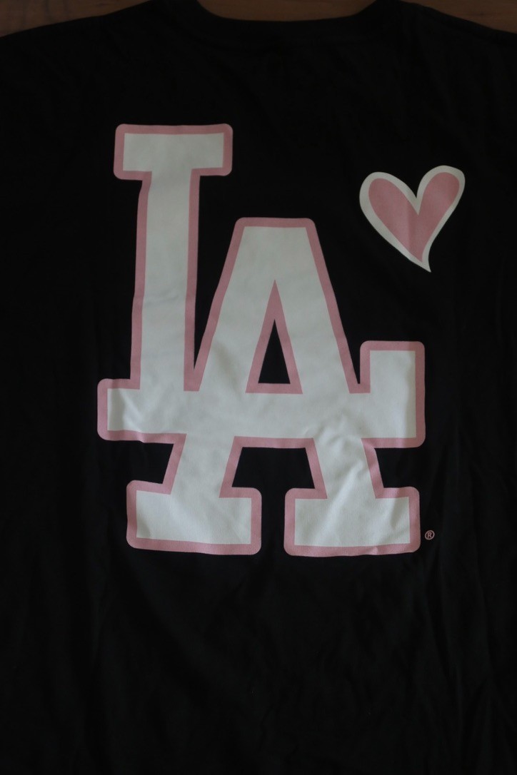NWT – NEW ERA LOS ANGELES DODGERS HEART T-SHIRT, SIZE 2XL, SOLD OUT/HARD TO FIND