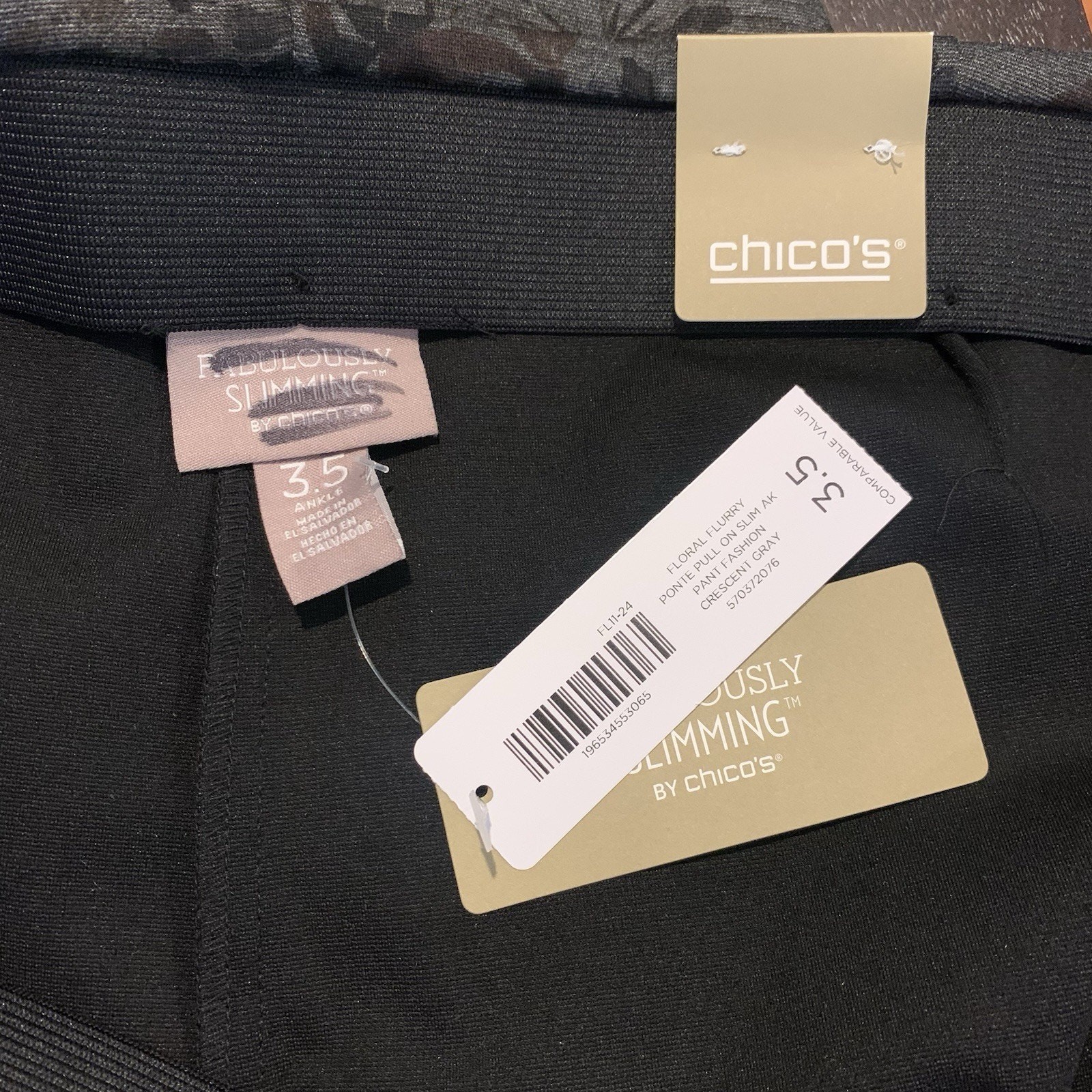 Chico’s Pants NWT Size 3.5 (18) Ponte Crescent Gray Floral Flurry Slim Ankle