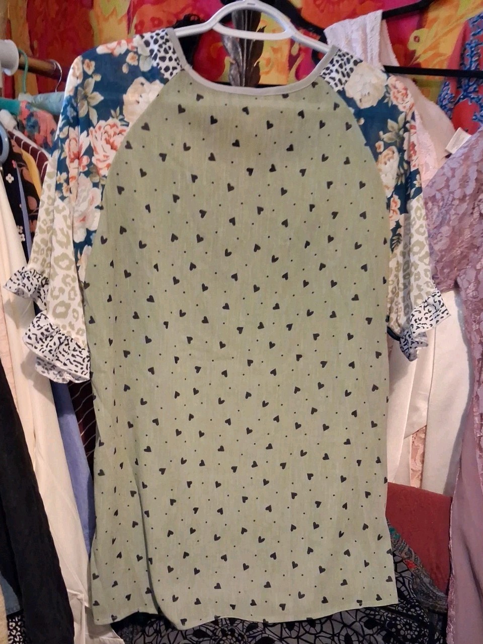 Boho Style Blouse Size M Hearts and Flowers 3/4 Sleeve Pullover