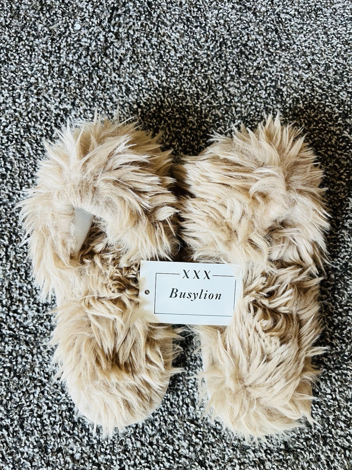 Busylion Beige Faux Fur Slip-On Comfort Slippers Women’s Size 6