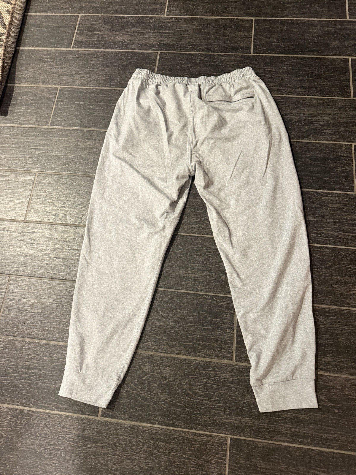 Vuori Men’s Ponto Performance Stretch Jogger Sweatpants XL, Heather Gray, V418