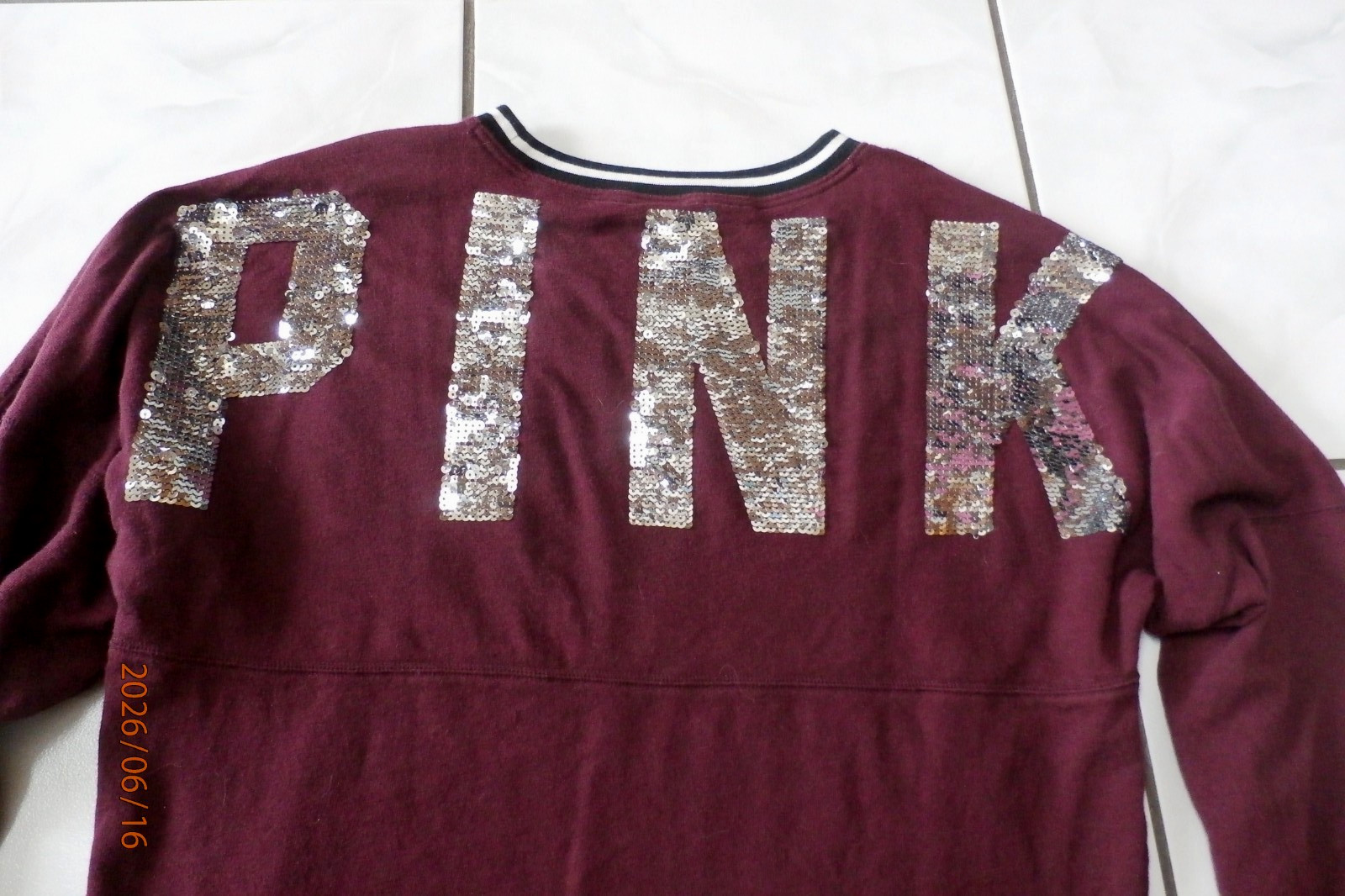 Victoria’s Secret Pink Bling Sequin Varsity Crew Sweatshirt Top Small logo i323