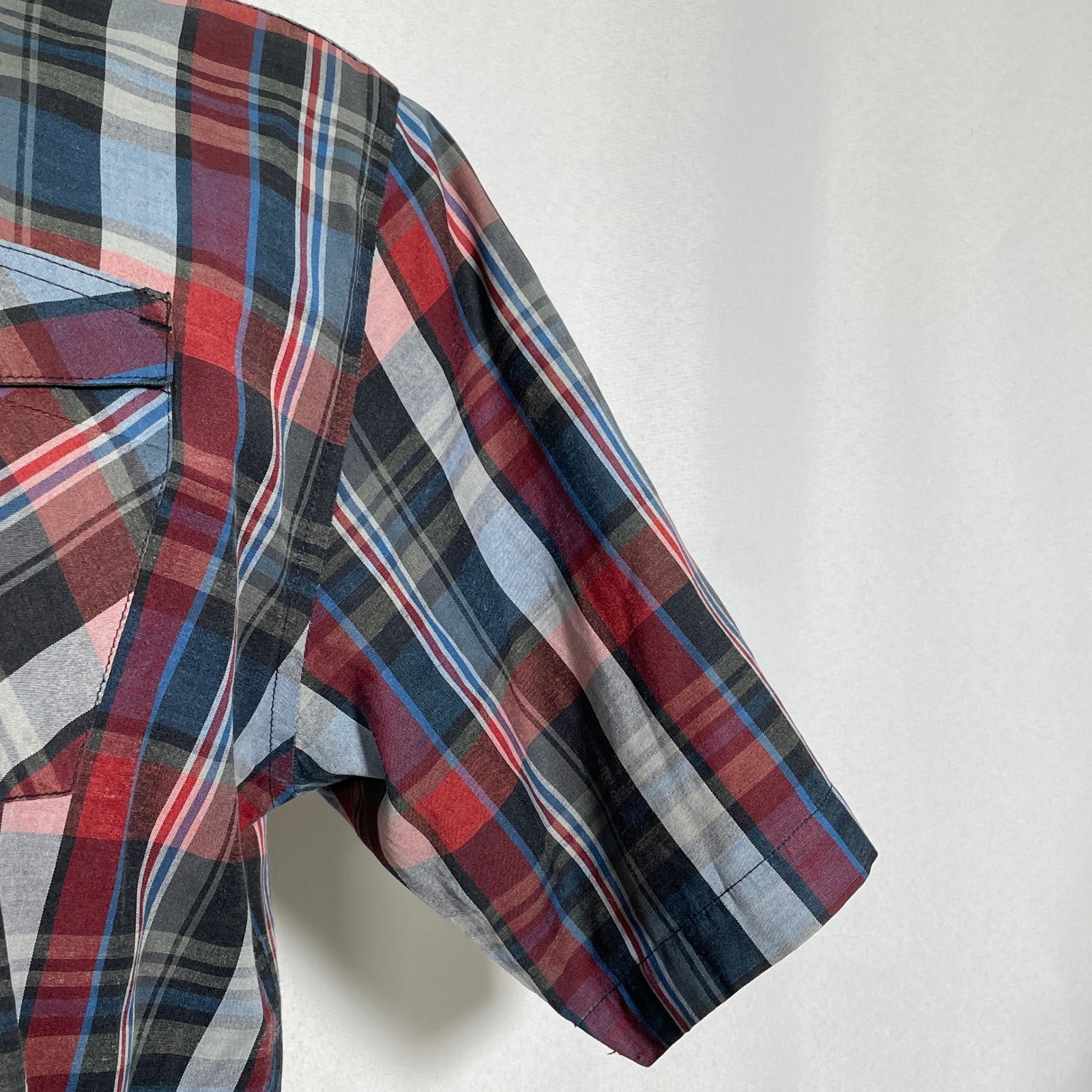 Billabong Reguar Fit Multicolor Plaid Long Sleeve Button Down Shirt Men’s LARGE