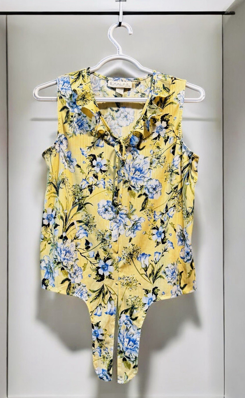 Emaline Petites PM Yellow Floral Sleeveless V-Neck Tie Front Ruffle Blouse