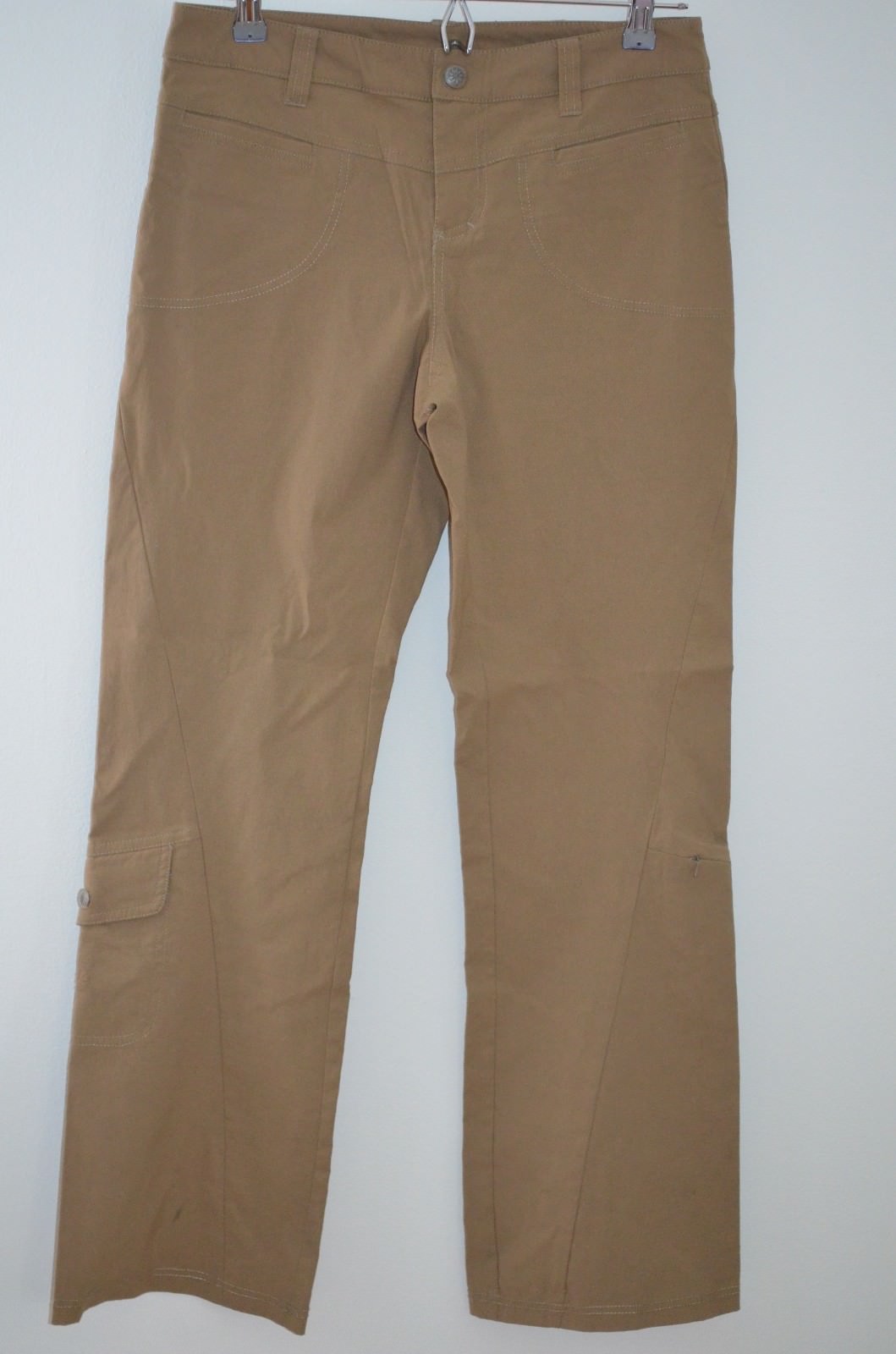 Athleta Beige 95% Nylon/5% Spandex Straight Leg Cargo Pants Size 4