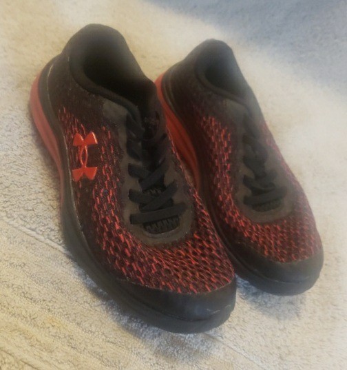 UNDER ARMOUR BPS Kids 11k Liquify Rebel AL Red Black Shoes NO TIE
