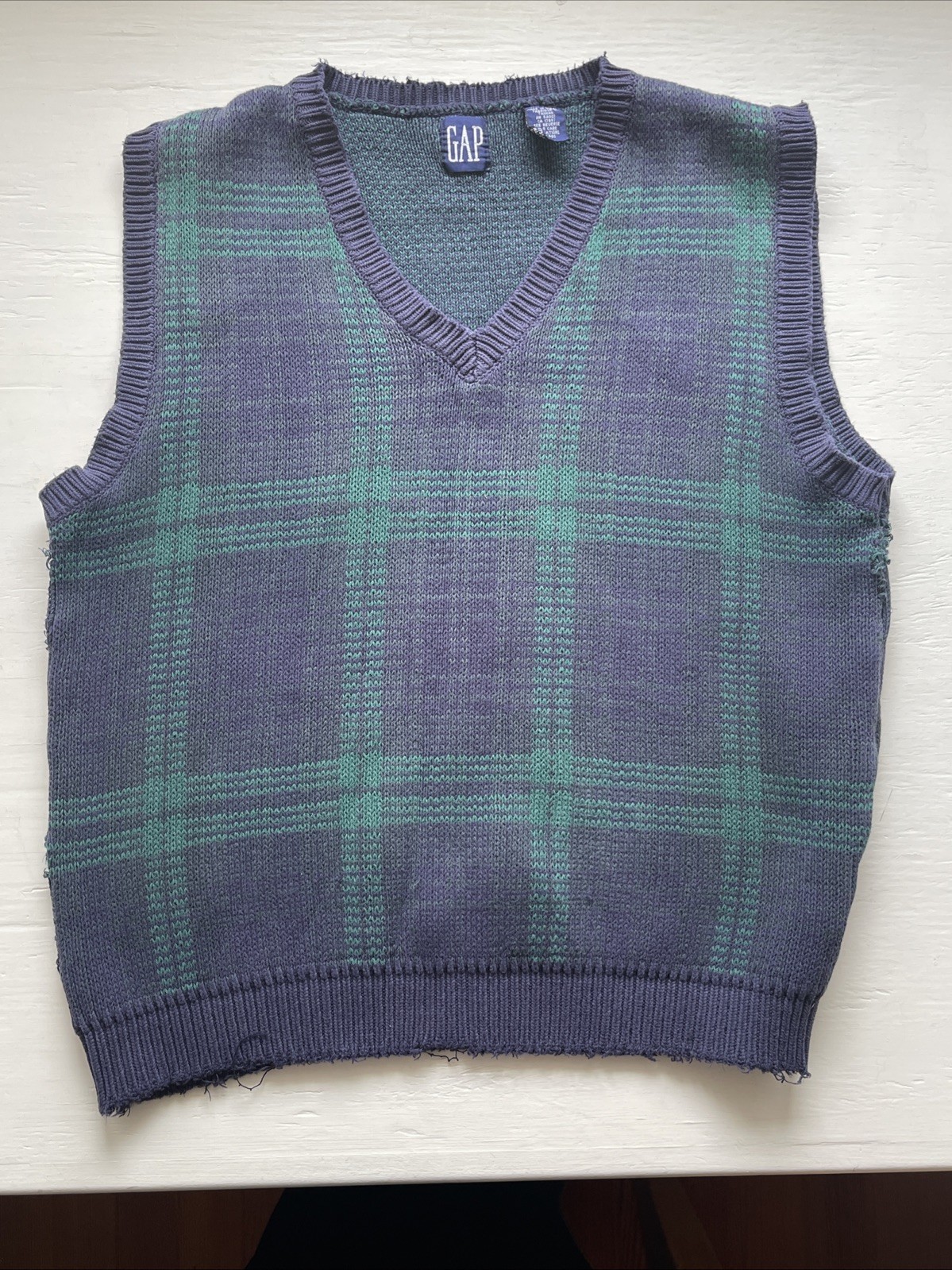 Vintage GAP Distressed Cotton Tartan Plaid Sweater Vest Pullover Men’s Small