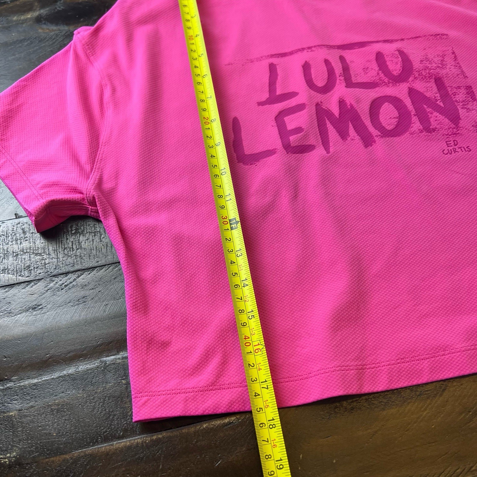 Lululemon Abrasion-Resistant Training T-Shirt Ed Curtis Sonic Pink Size 6?