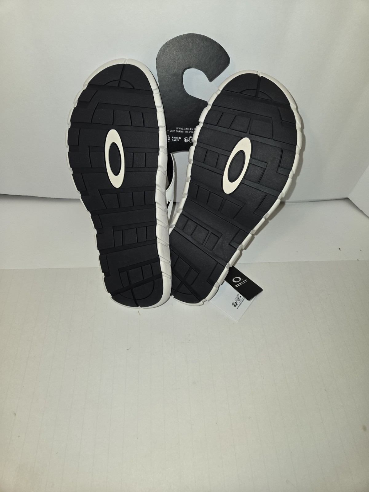Oakley Womens Operative Sandals 2.0 Flip Flops Size 6 New