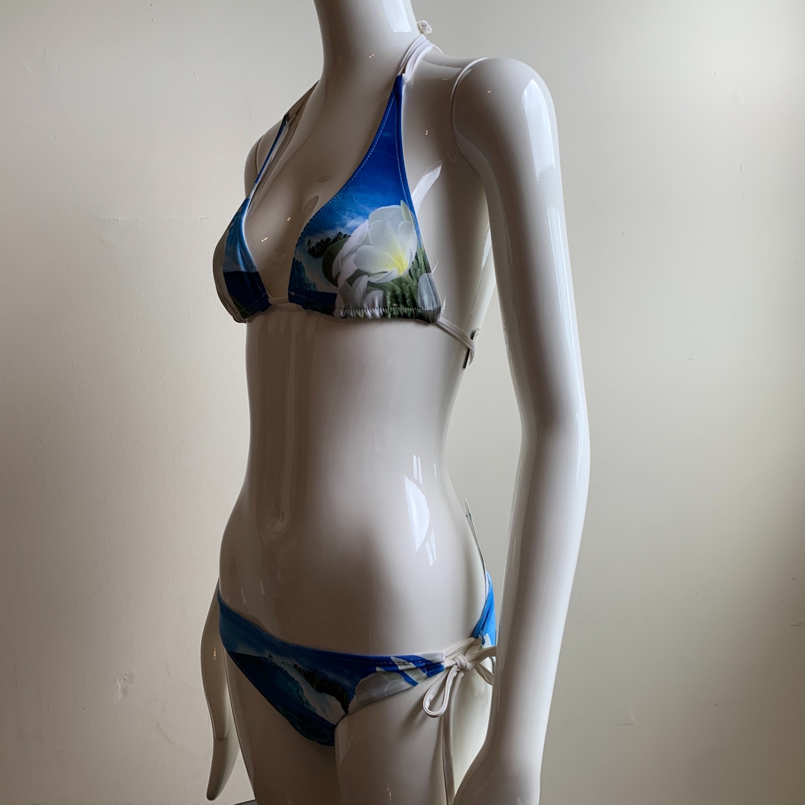 Aaron Chang plumeria white & blue floral reversible bikini