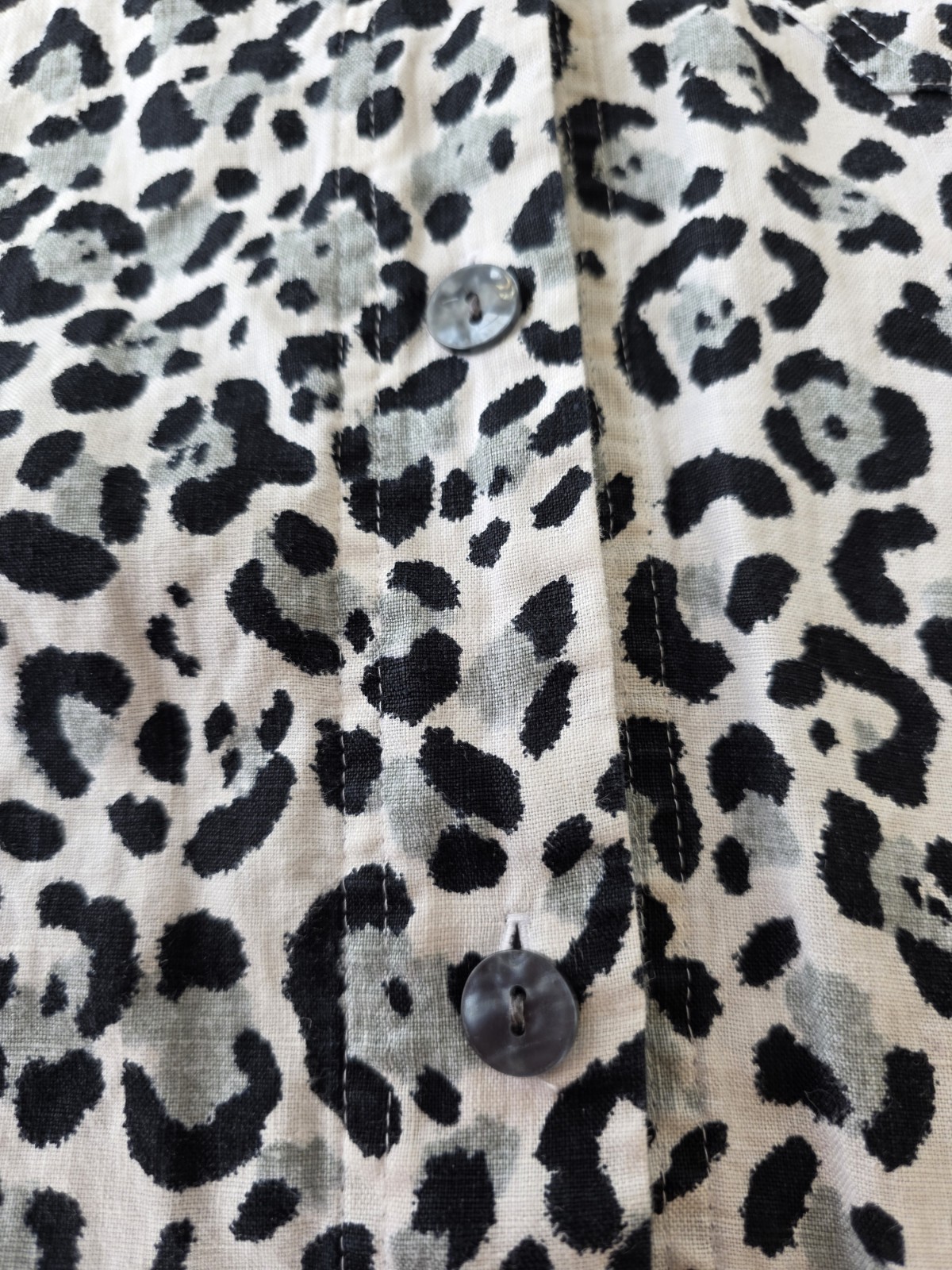 Jones New York Women’s Large Leopard Print Blouse 100% Linen Button Down 3qtr Sl