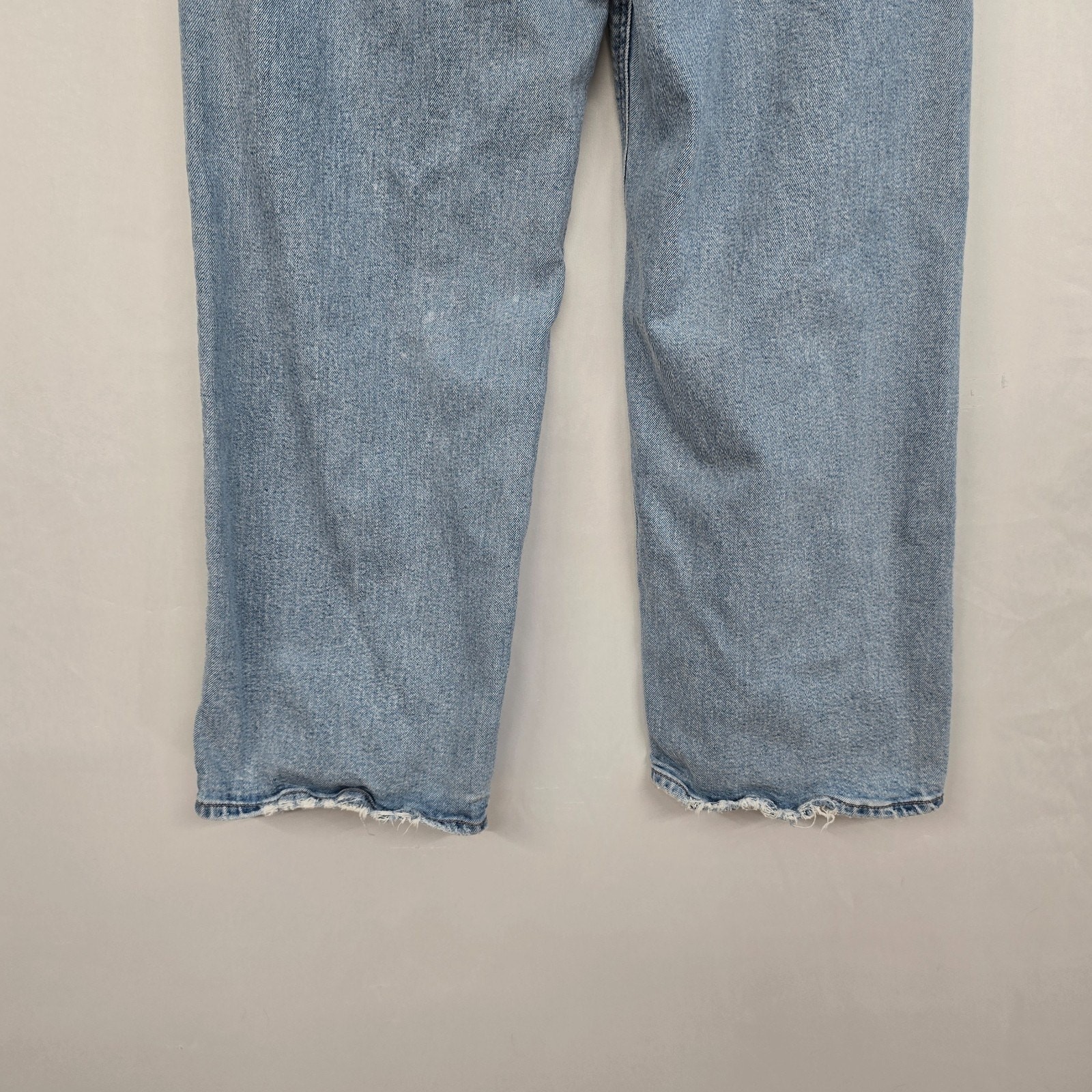 American Eagle Strigid Stove Pipe Jeans Women’s 8 Regular Light Wash Fray Hem