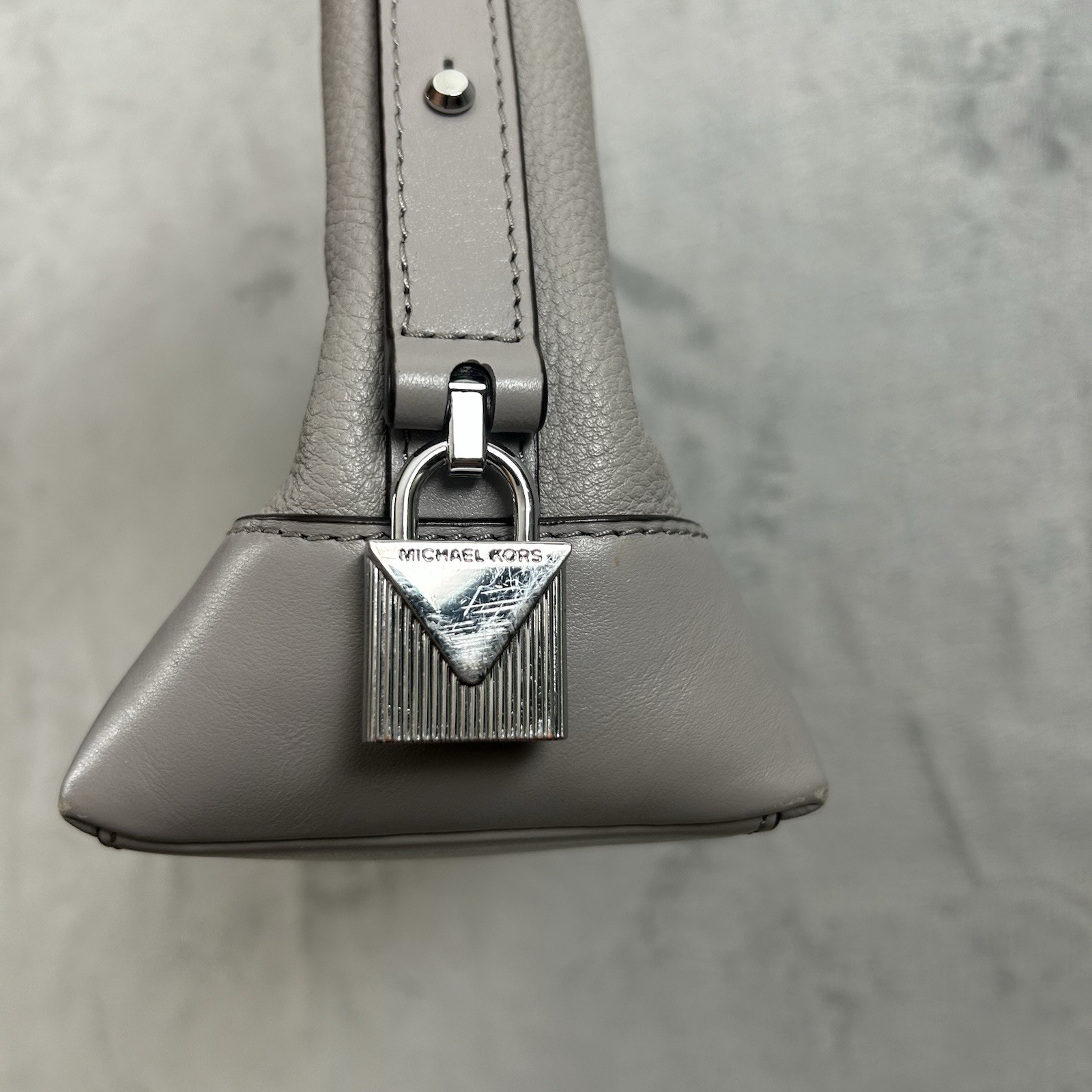 Michael Kors Crosby Pebble Leather Messenger Shoulder Crossbody Bag Purse Gray