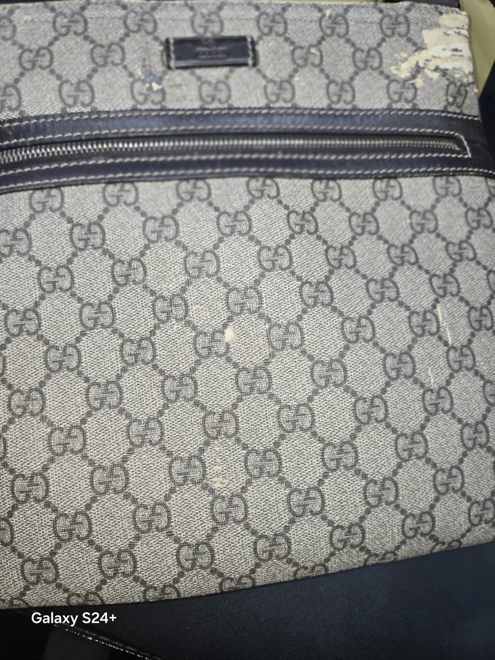 Authentic Gucci GG Supreme Monogram Canvas Crossbody Messenger Bag