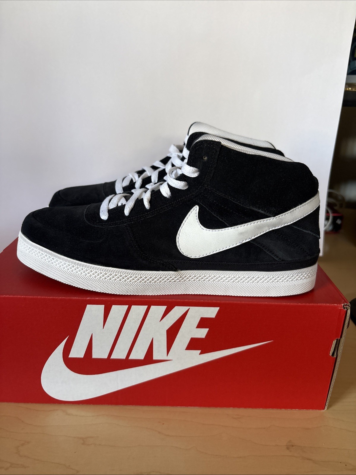 Nike Mens MAVRK 6.0 MID 2 386611-403 Black White Suede Size 10. New No Box