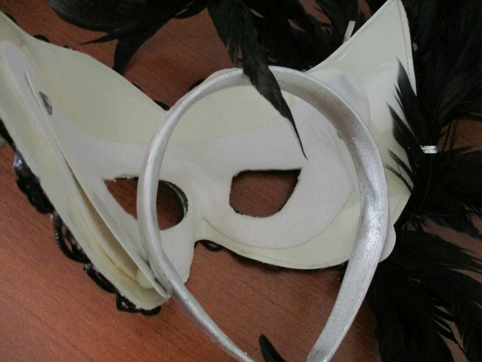 Beautiful SILVER & BLACK MASQUERADE EYE MASK with Black Feathers