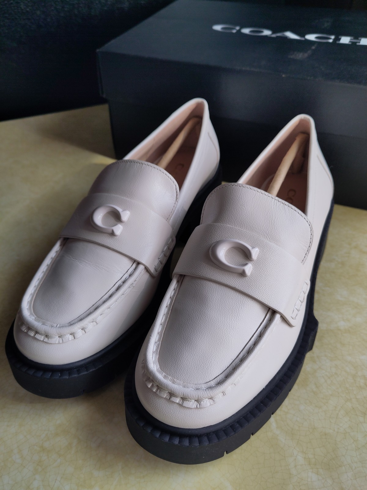 Coach Leah Loafers CB990- Chalk – 6B – New in Box