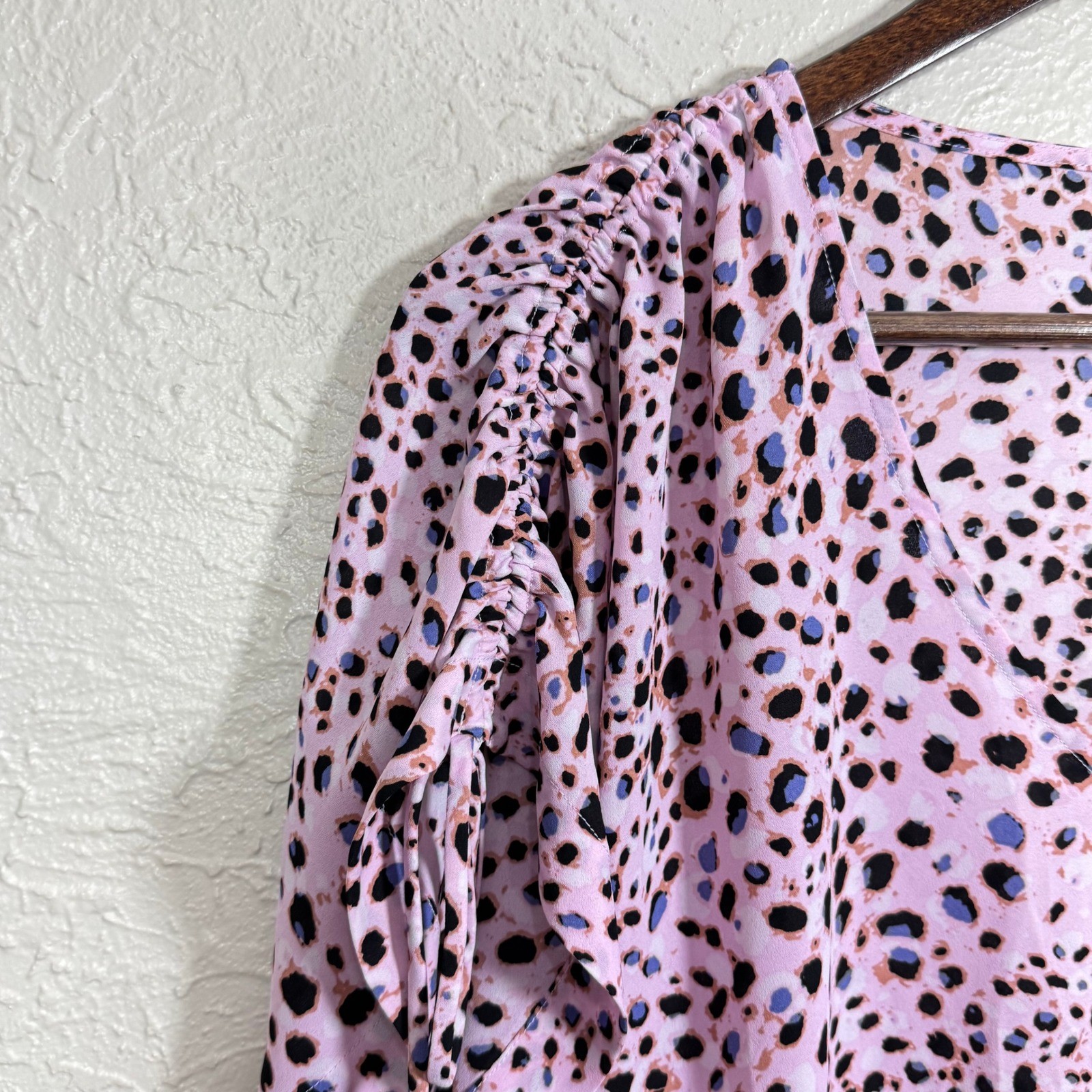 Cabi 5980 Blouse Top Small Pink Leopard Animal Print Ruched Tie Chiffon Career