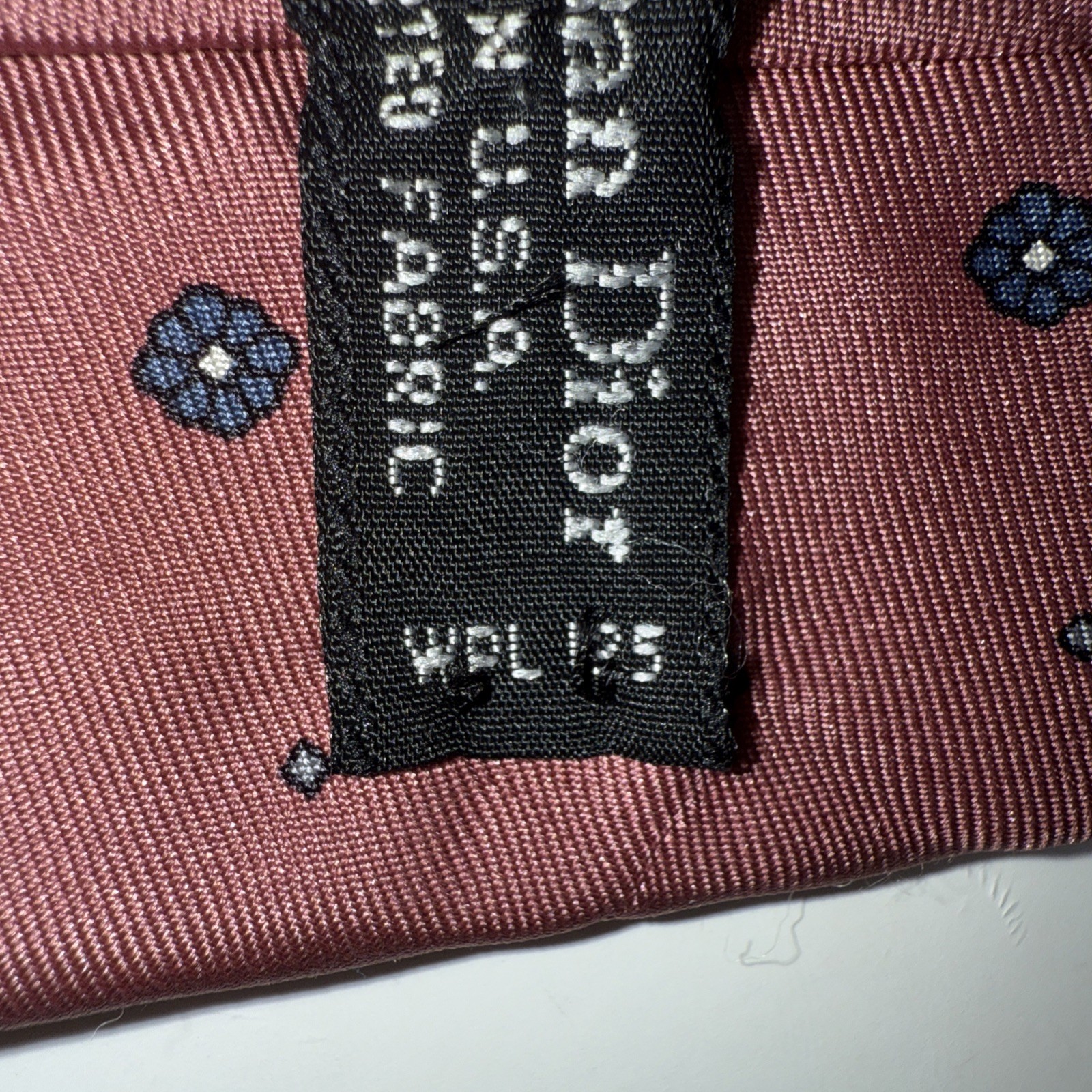 Christian Dior Mens Tie Silk Pink Mauve Blue Flower Vintage Necktie 58×3.25” USA