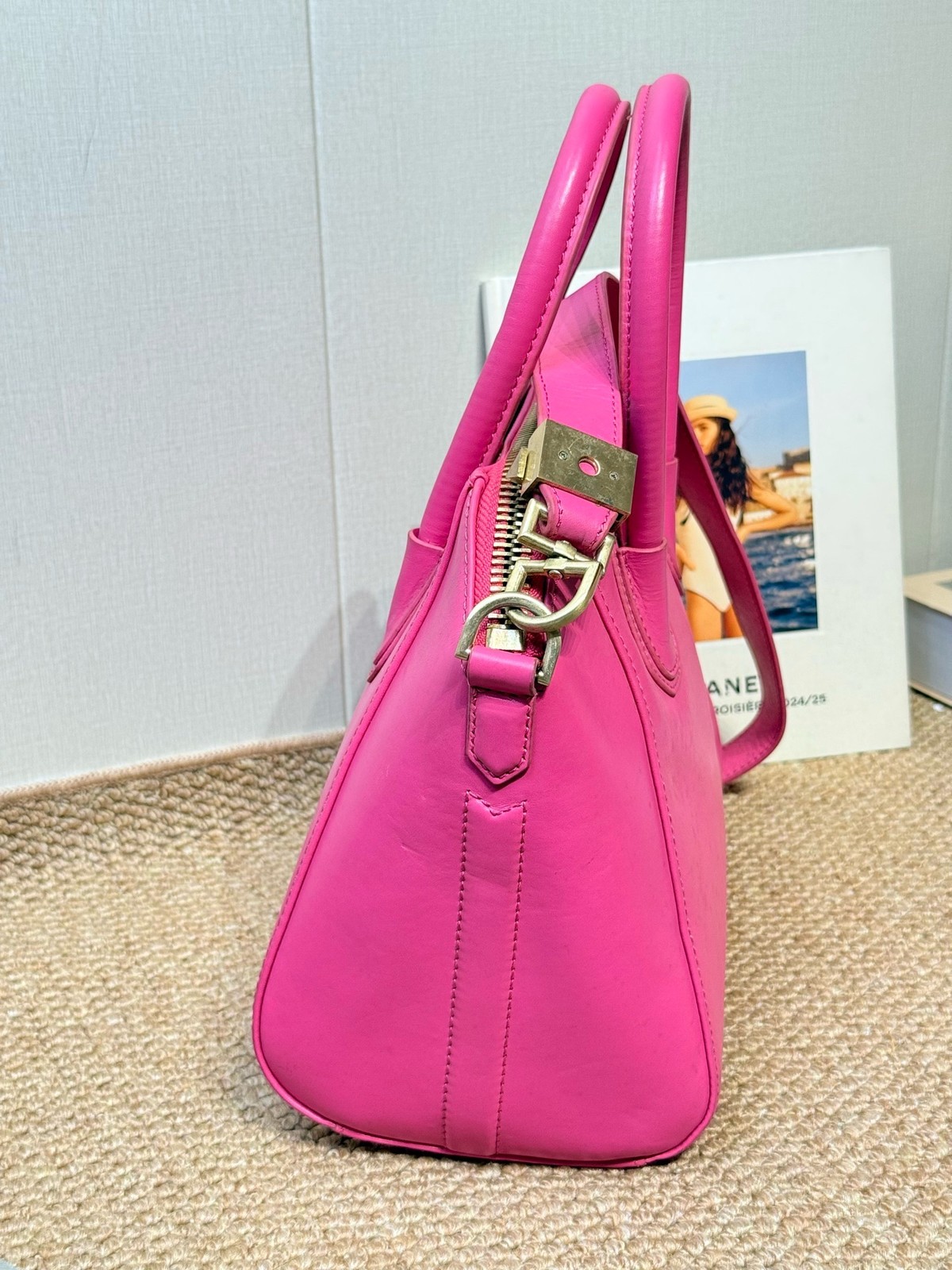 Givenchy Pre-Owned Authentic Shoulder Bag Pink 28*24*16 Free Tracked Shipping