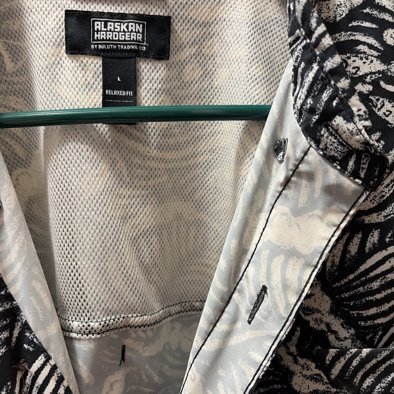 Alaskan Hardgear Men’s L Button Up Fish Shirt Relaxed Fit