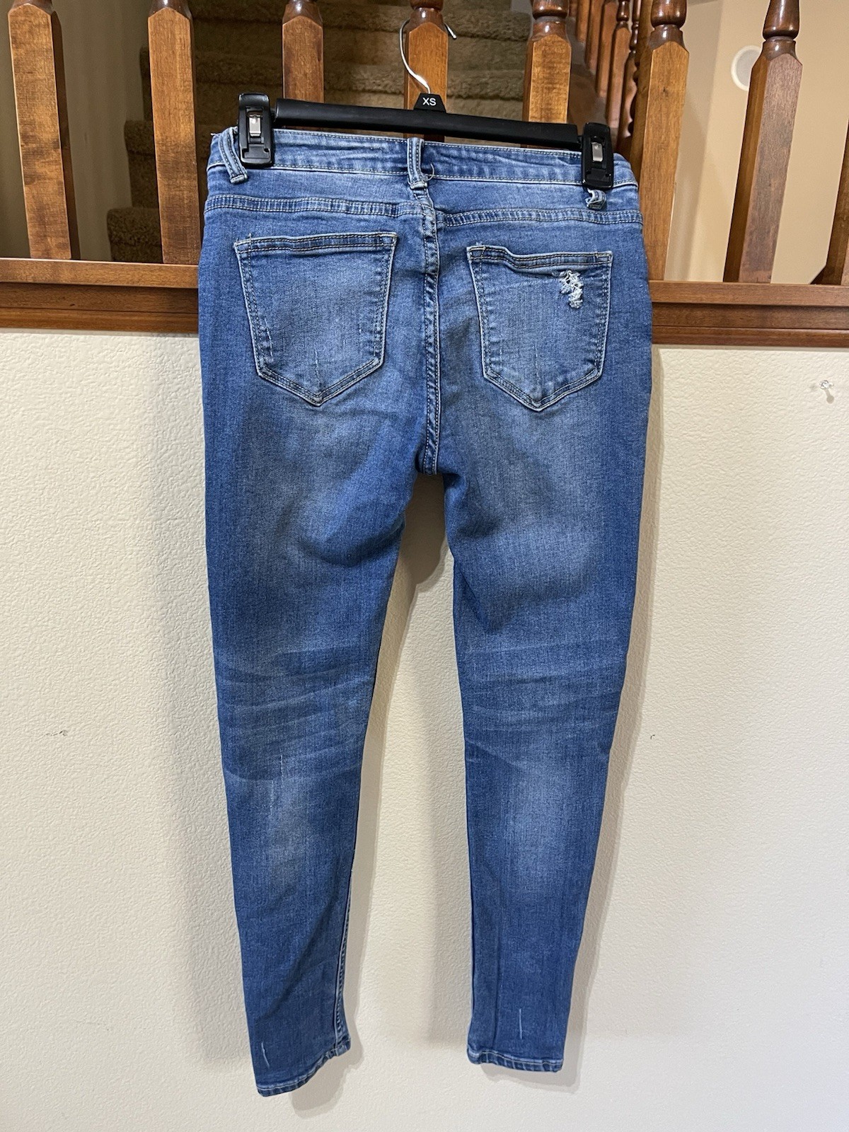 Encore Women’s Size 9 Distressed Blue Skinny Jeans Denim