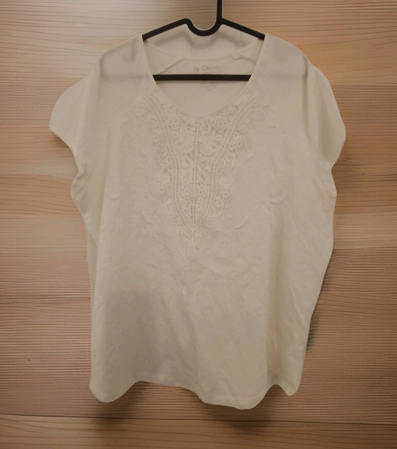 Chicos 100% Cotton Short Sleeve Blouse Lace Embellishments. White Size Large