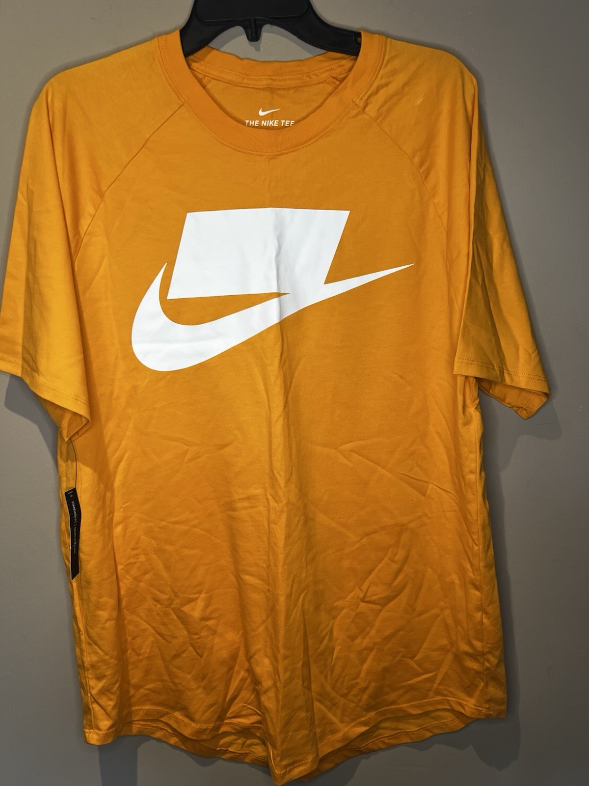 Nike Men’s Sportswear T-Shirt Active Short Sleeve Graphic Tee Orange