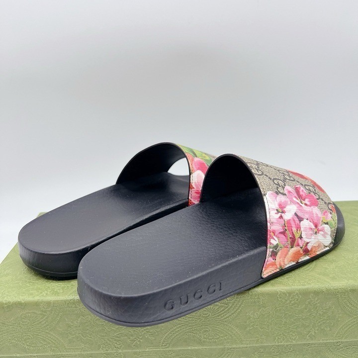 Gucci GG Bloom Supreme Floral Slides Sandals Womens EU 37 US 7- Authentic