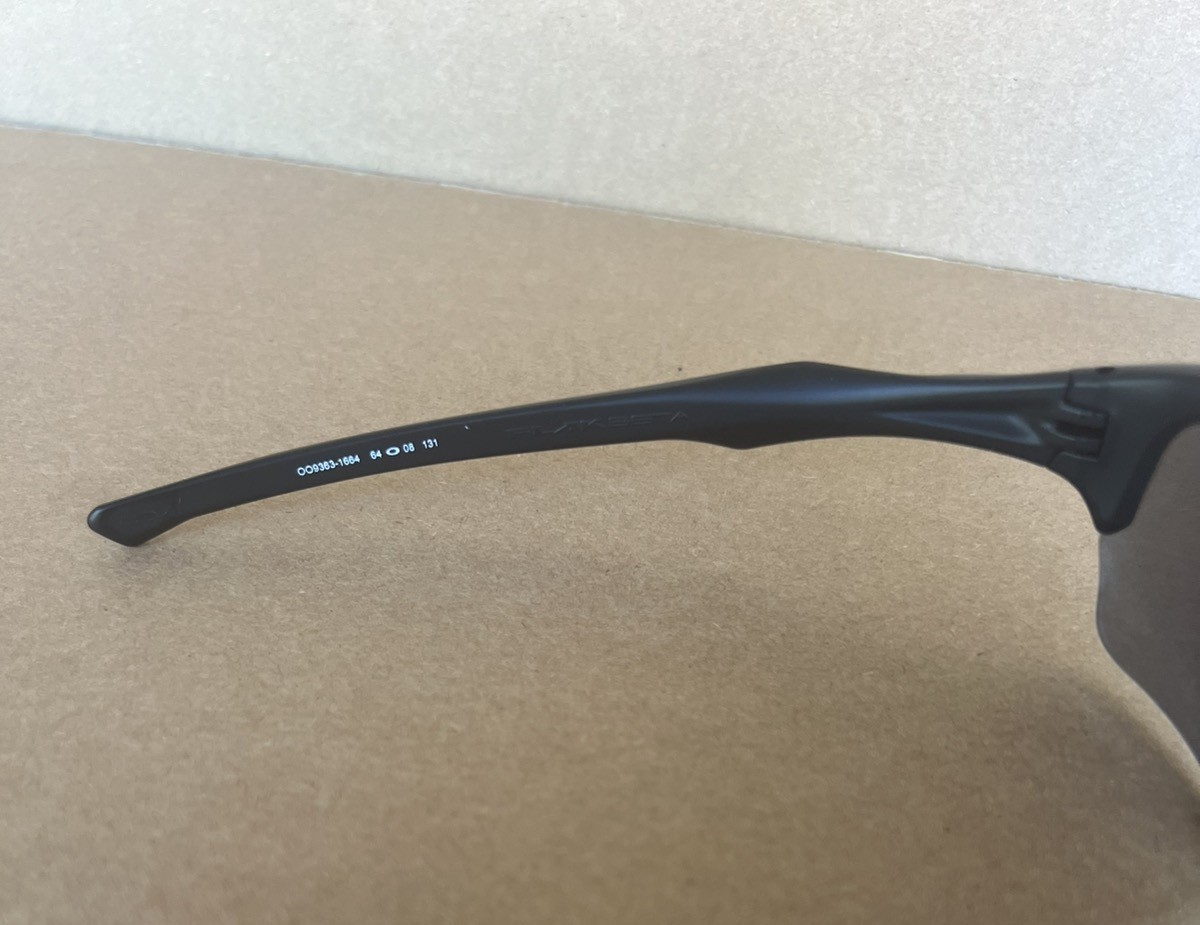 Oakley Flak Beta Men’s Sunglasses Jade Iridium Black 009363 64-08-131 New w Tags
