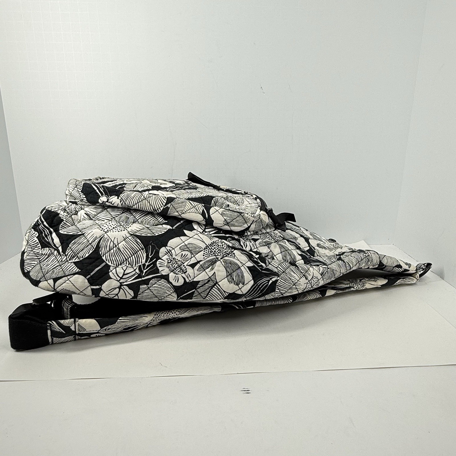 Vera Bradley Sling Pack Quilted Bedford Bloom Black White Floral Boho Travel